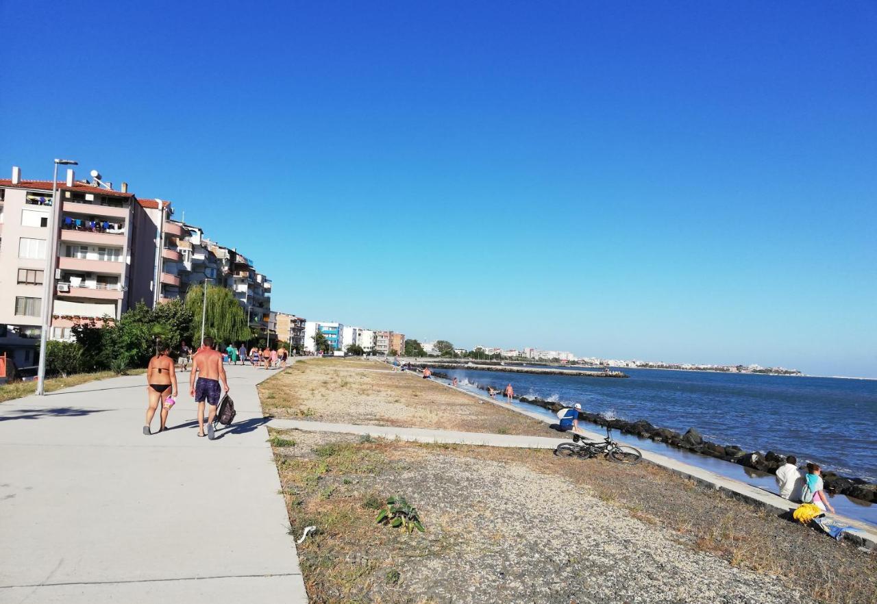 Sunny Day Apartment Поморие Екстериор снимка