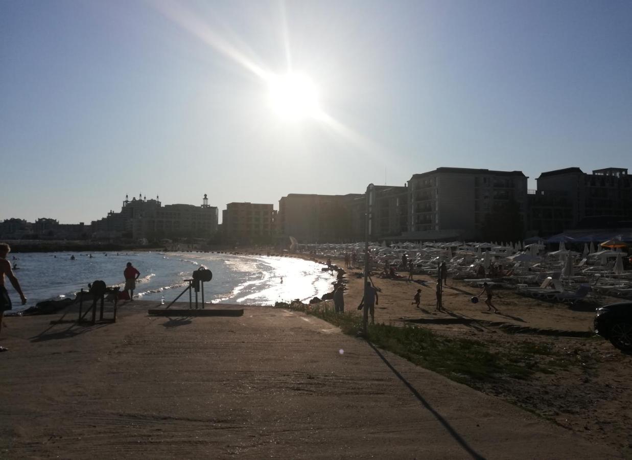 Sunny Day Apartment Поморие Екстериор снимка