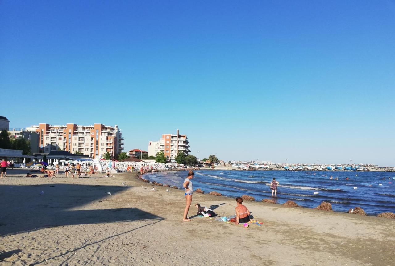 Sunny Day Apartment Поморие Екстериор снимка